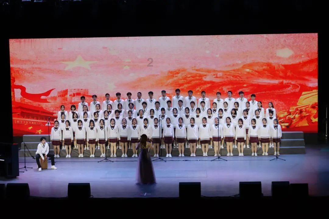 重庆武隆发现神秘巨型蝌蚪，为何“巨婴”长大后体型反而严重缩水了？