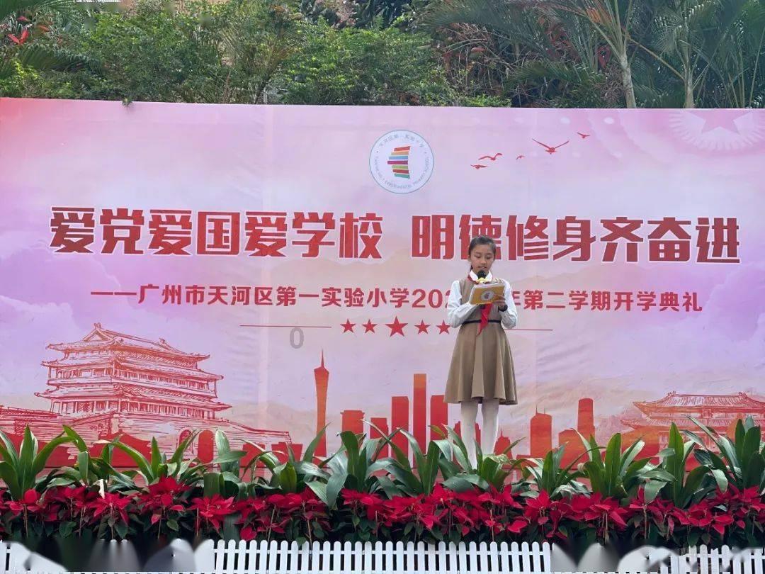 我什么都不想要 我就想让你陪在我身边 幸福什么都无所谓了 我要的从头到尾都？游戏画面